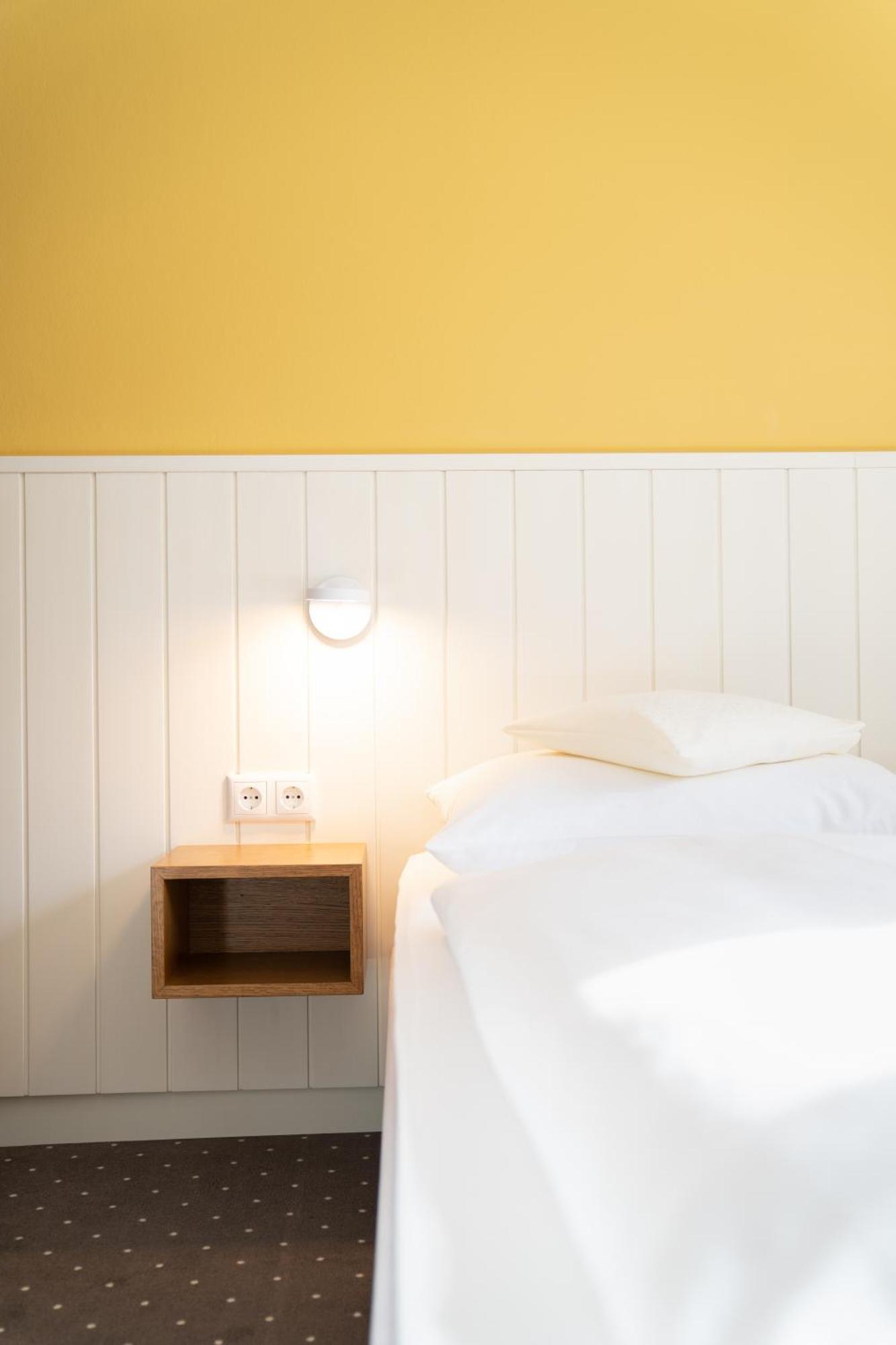 Hotel Zur Post ゴールデック エクステリア 写真